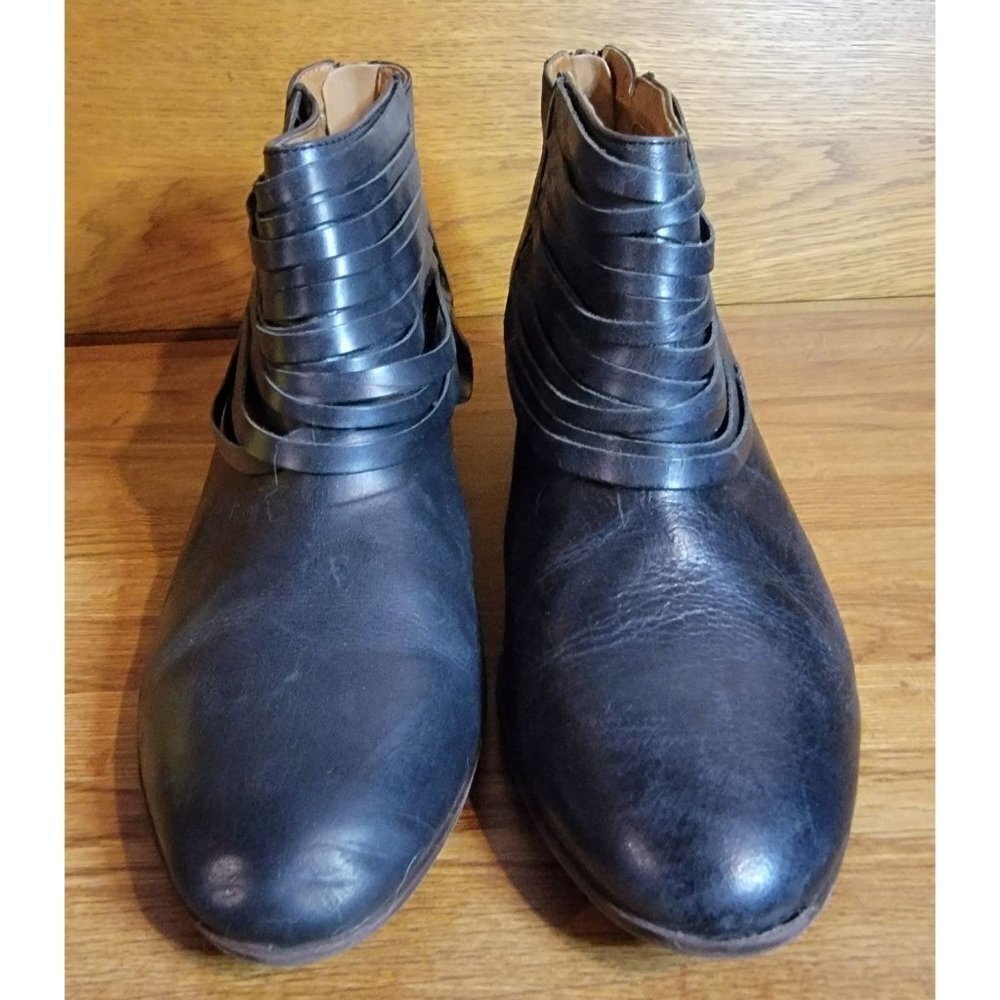 Clarks Spye Celeste Boots - Picture 2 of 9